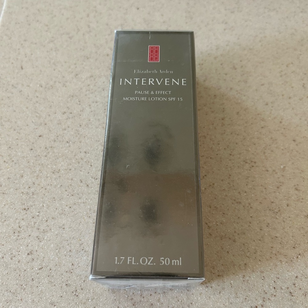 Elizabeth Arden Intervene Pause & Effect Moisture Lotion SPF 15